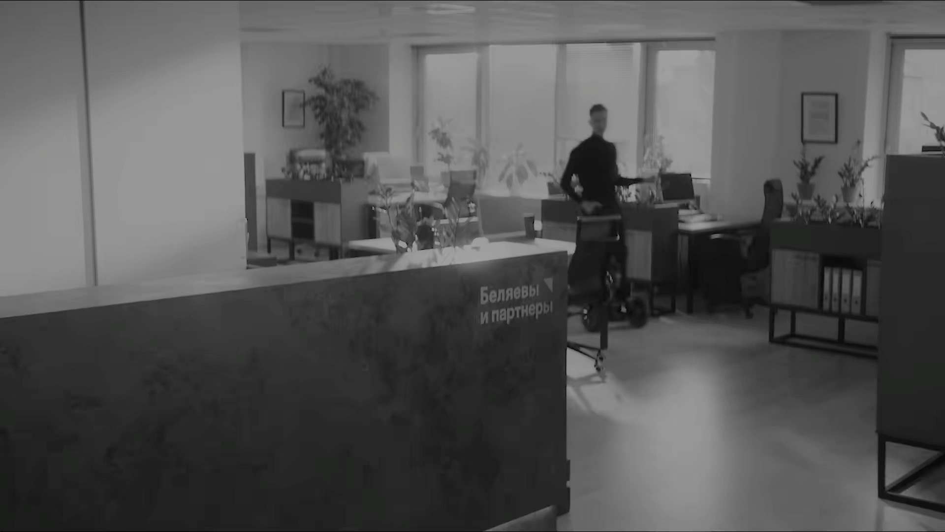 Unternehmensfilme Produktion. Dreharbeiten zu Unternehmensfilmen für juristische Personen. Bei uns können Sie einen Imagefilm für Ihr Unternehmen bestellen. Wenn Sie einen Unternehmensfilm für Ihr Unternehmen entwickeln möchten, dann wenden Sie sich an YOPRST. Die Erstellung von Unternehmensfilmen ist unsere Spezialität. Schreiben Sie uns per Telegramm @yourproduction